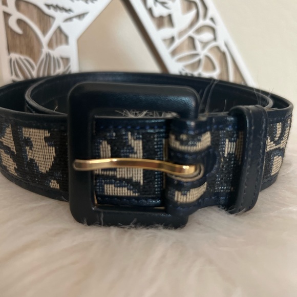 🎉PRICE DROP!!🎉 Authentic Christian Dior vintage belt - Picture 2 of 13